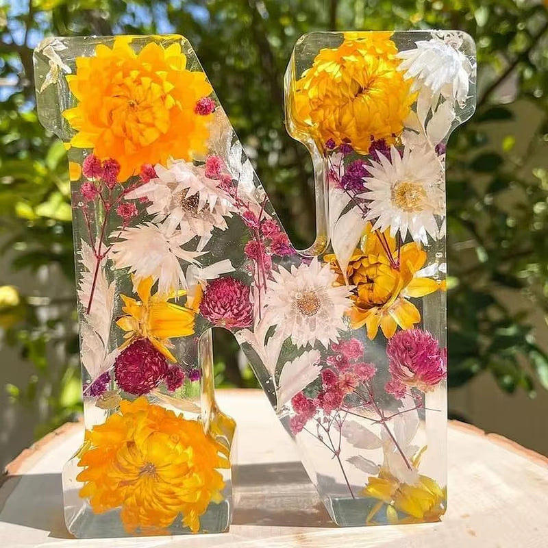 Floral 26 Letters Night Lights Decorative Resin Lamp with Initial Letter & Dry Flower Creative Table Light Night Lamp Glowing