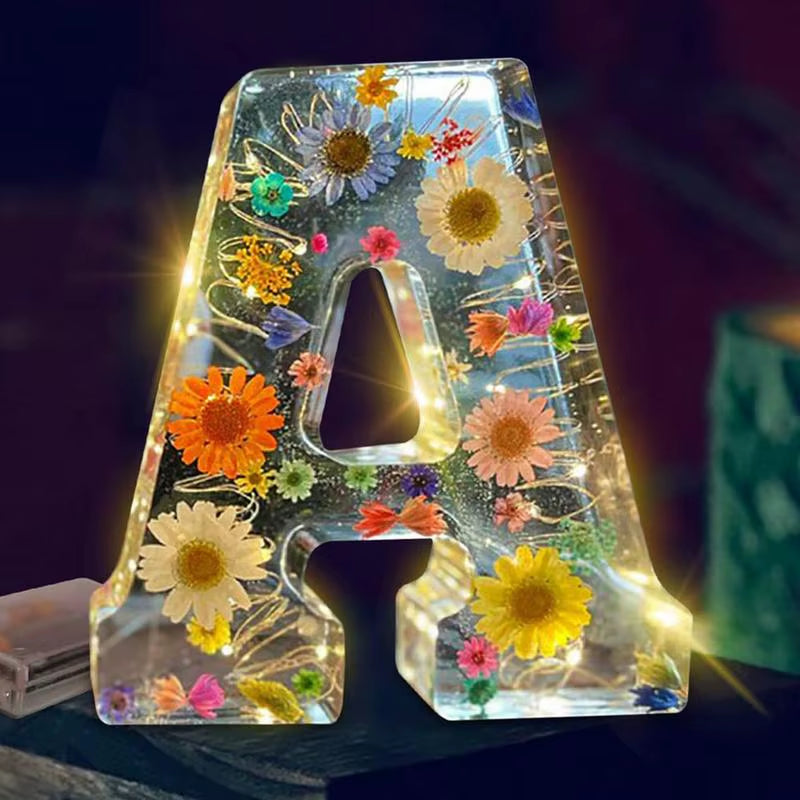 Floral 26 Letters Night Lights Decorative Resin Lamp with Initial Letter & Dry Flower Creative Table Light Night Lamp Glowing